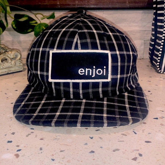 NWOT! ENJOI Hat - Picture 1 of 7